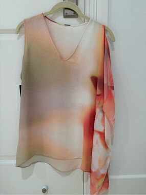 Elie Tahari watercolor print chiffon pullover top size medium NWT